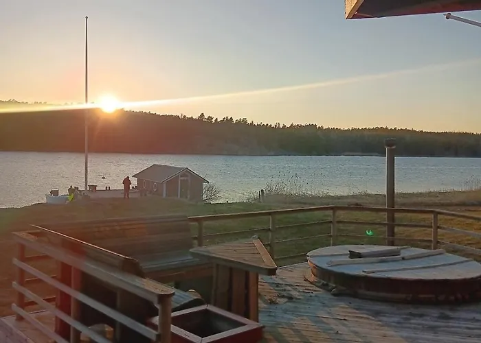 Västanro Skärgårdsstuga På Egen ö Med Båtskjuts Sund